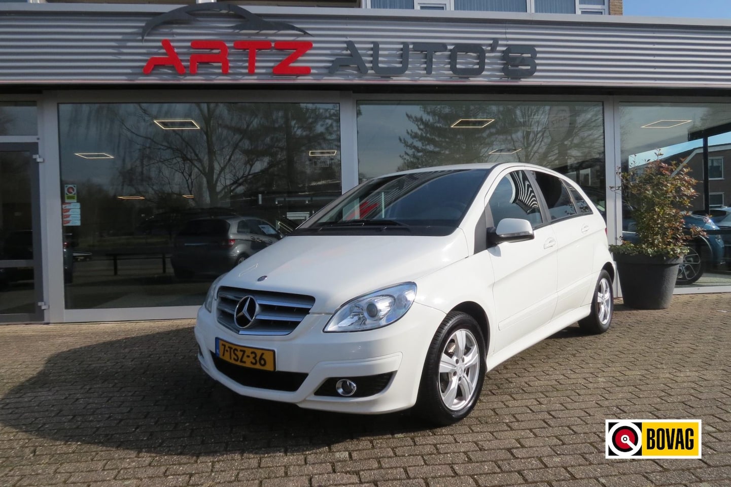 Mercedes-Benz B-klasse - 170 AUTOMAAT l Getint glas l Stoel verwarming - AutoWereld.nl