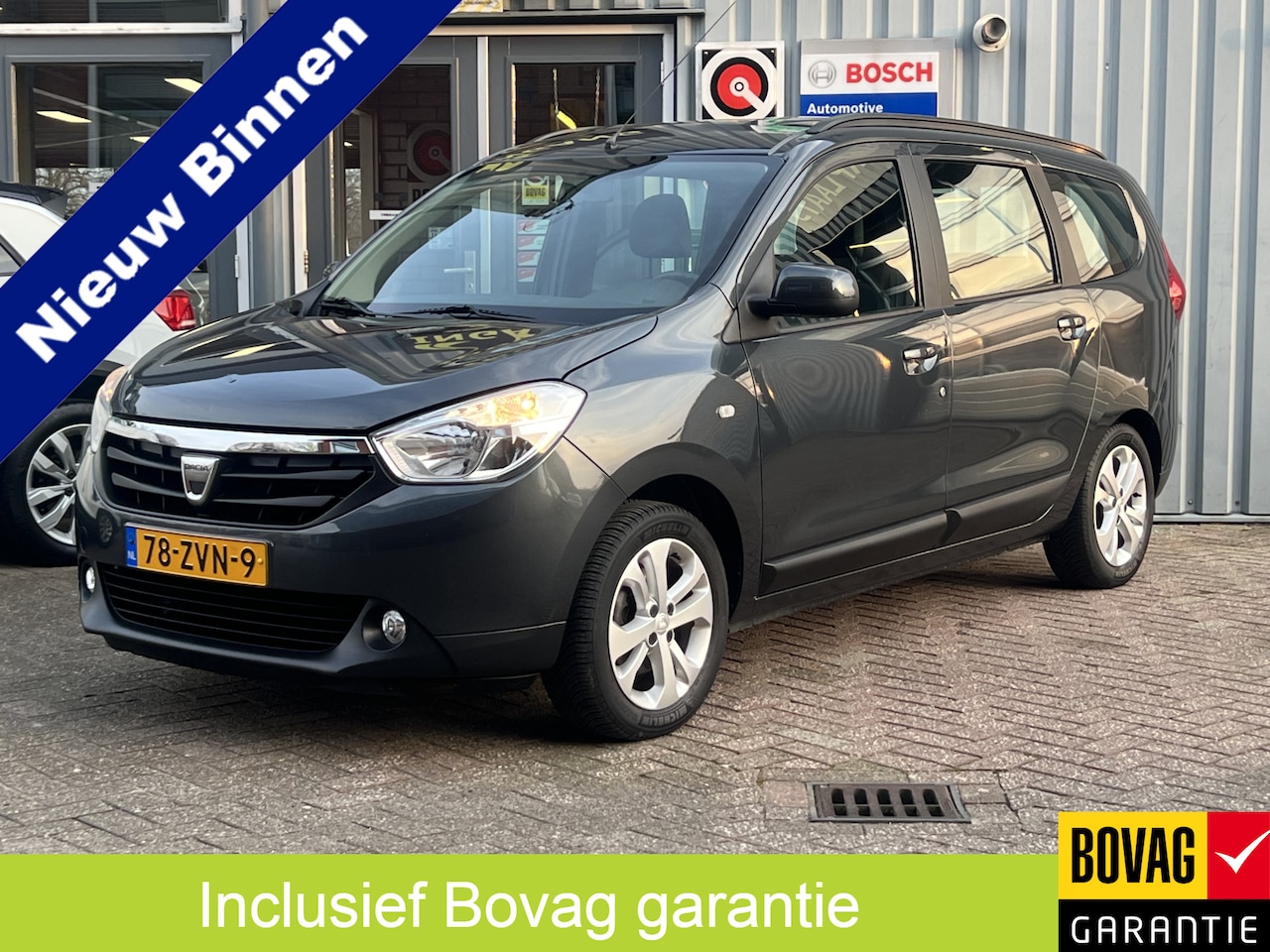 Dacia Lodgy - 1.2 TCe Lauréate 5p. | EERSTE EIGENAAR | AIRCO | NAVIGATIE | - AutoWereld.nl