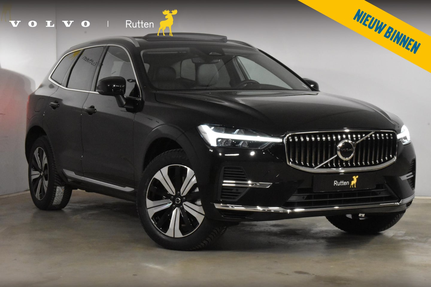 Volvo XC60 - T6 350PK Automaat Plug-in hybrid AWD Essential Edition Bright / Driver assist / Park assis - AutoWereld.nl