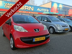 Peugeot 107 - 1.0-12V XR LMV Stuurbekr Radio cd Nw APK