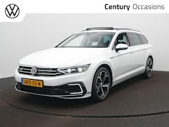 Volkswagen Passat Variant - 1.4 TSI PHEV GTE Business Panoramadak - Navigatie - Winterpakket - Clima