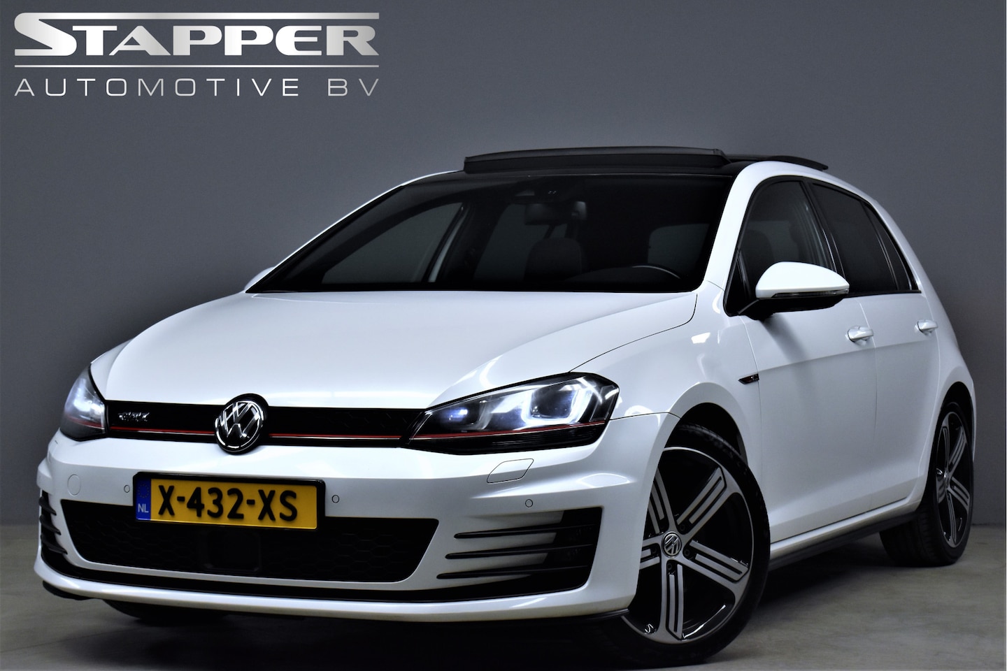 Volkswagen Golf - 2.0 TSI GTI 220pk DSG Pano/Xenon/Navi/Led/Stoelverw./Climate/Helix/Pdc/Lmv18’’ - AutoWereld.nl