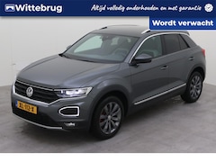 Volkswagen T-Roc - 1.5 TSI 150pk Sport DSG Automaat / Digitaal dashboard / NAVI / LM 17 inch / Camera / Elekt