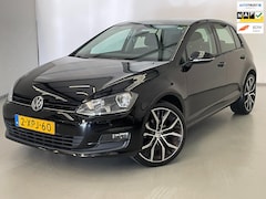 Volkswagen Golf - 1.2 TSI / NL-auto / Camera / 19" LM / Stoelverwarming