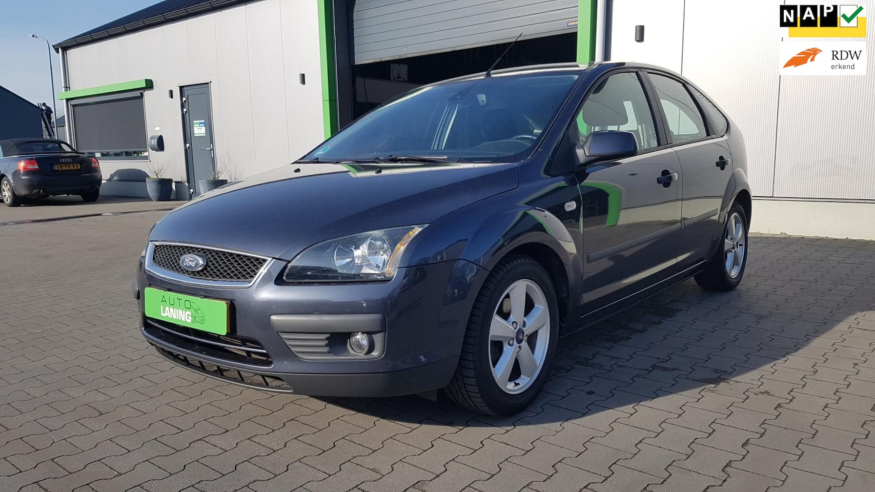 Ford Focus - 1.6-16V Futura in nette staat. Onderhouden in onze werkplaats. Cruise control Airco Voorru - AutoWereld.nl