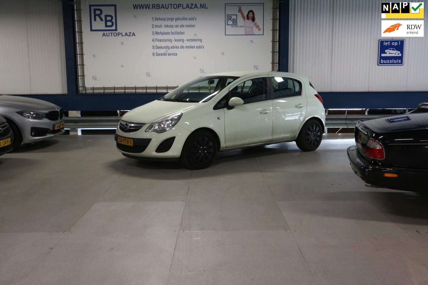 Opel Corsa - 1.4-16V Edition AUTOMAAT / RIJKLAAR GELEVERD ! ! ! - AutoWereld.nl