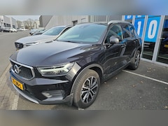 Volvo XC40 - 1.5 T3 Momentum PDC V+A | Camera | Navigatie | Getint Glas | Automatisch dimmende spiegels