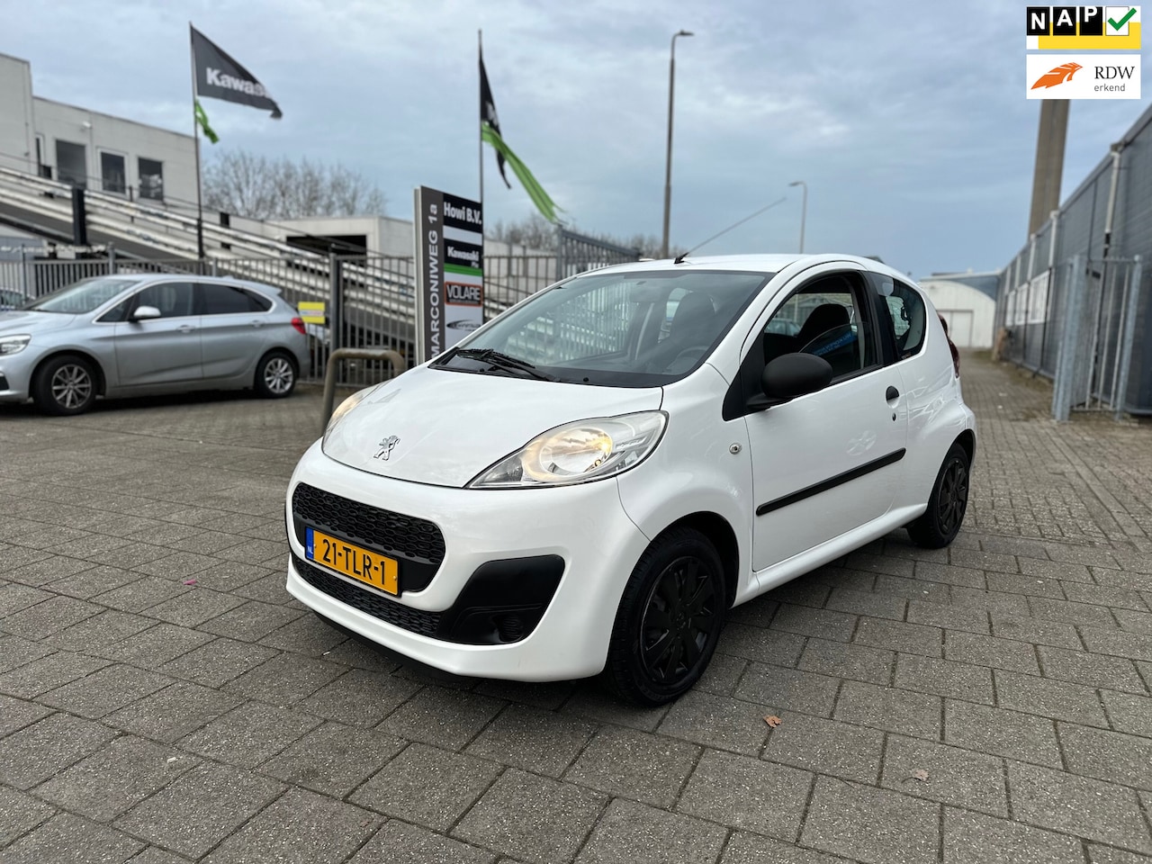 Peugeot 107 - 1.0 Access Accent ZEER LAGE KM!!! EERSTE EIGENAAR - AutoWereld.nl