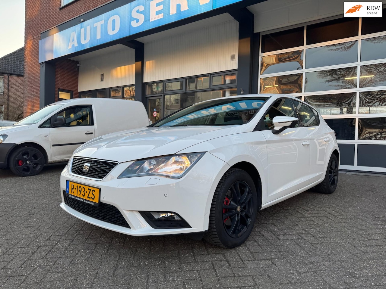 Seat Leon - 1.2 TSI Style*AUTOMAAT*PDC*STOELVERW* - AutoWereld.nl