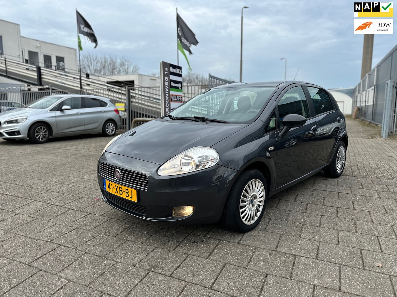 Fiat Grande Punto - 1.4 Dynamic | nieuwe apk | lage km - AutoWereld.nl