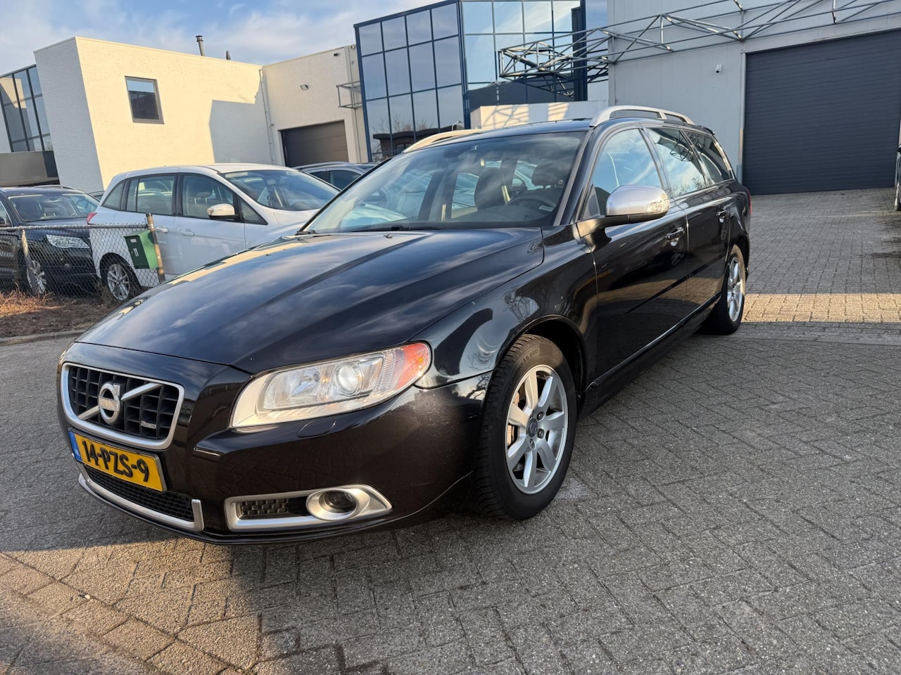 Volvo V70 - 2.0T R-Edition Bj 2011 Exportprijs EX BPM!!! - AutoWereld.nl