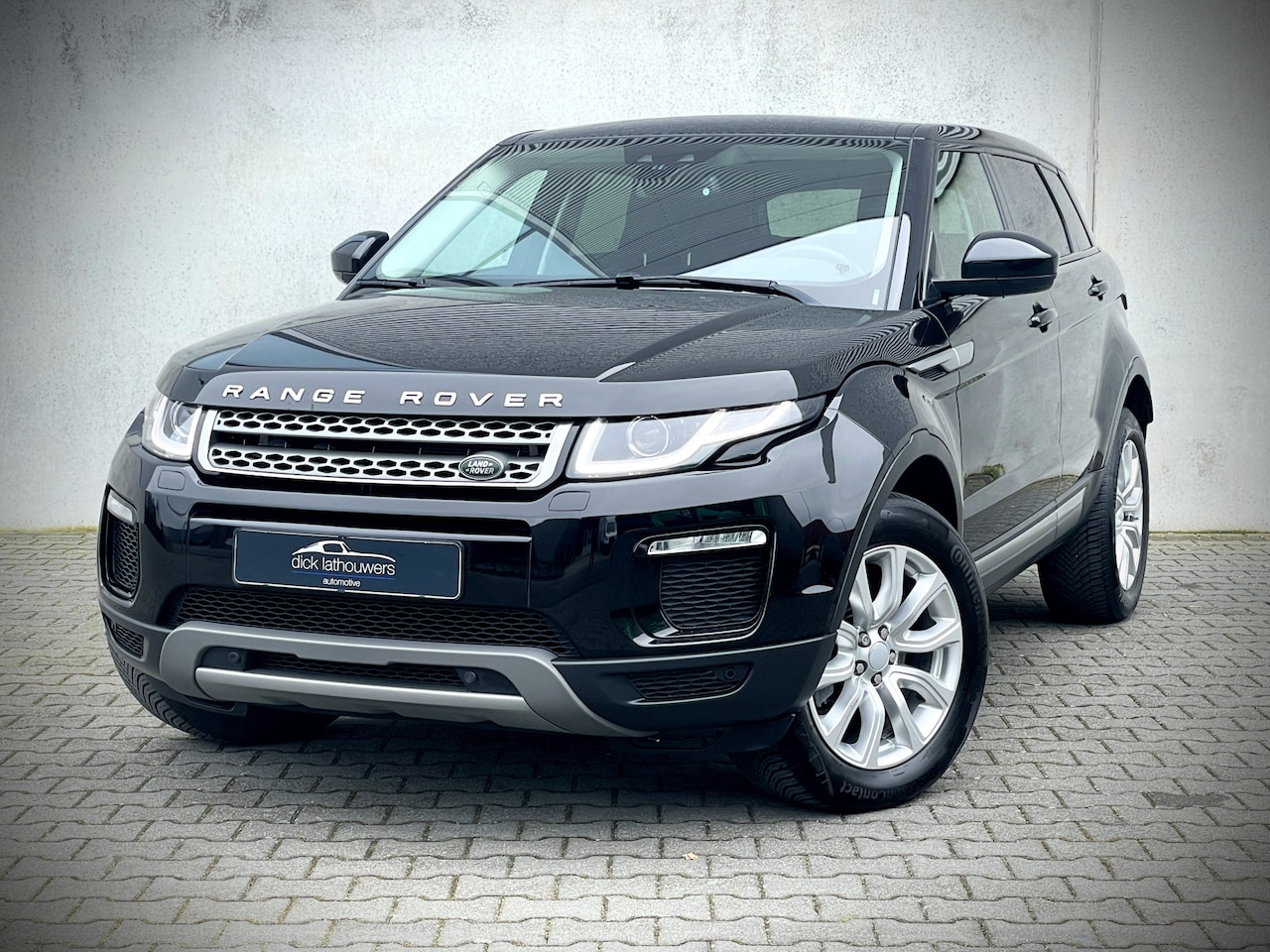 Land Rover Range Rover Evoque - 2.0 Si4 Urban Series SE / PANORAMADAK / LEER / NAVI GROOT - AutoWereld.nl