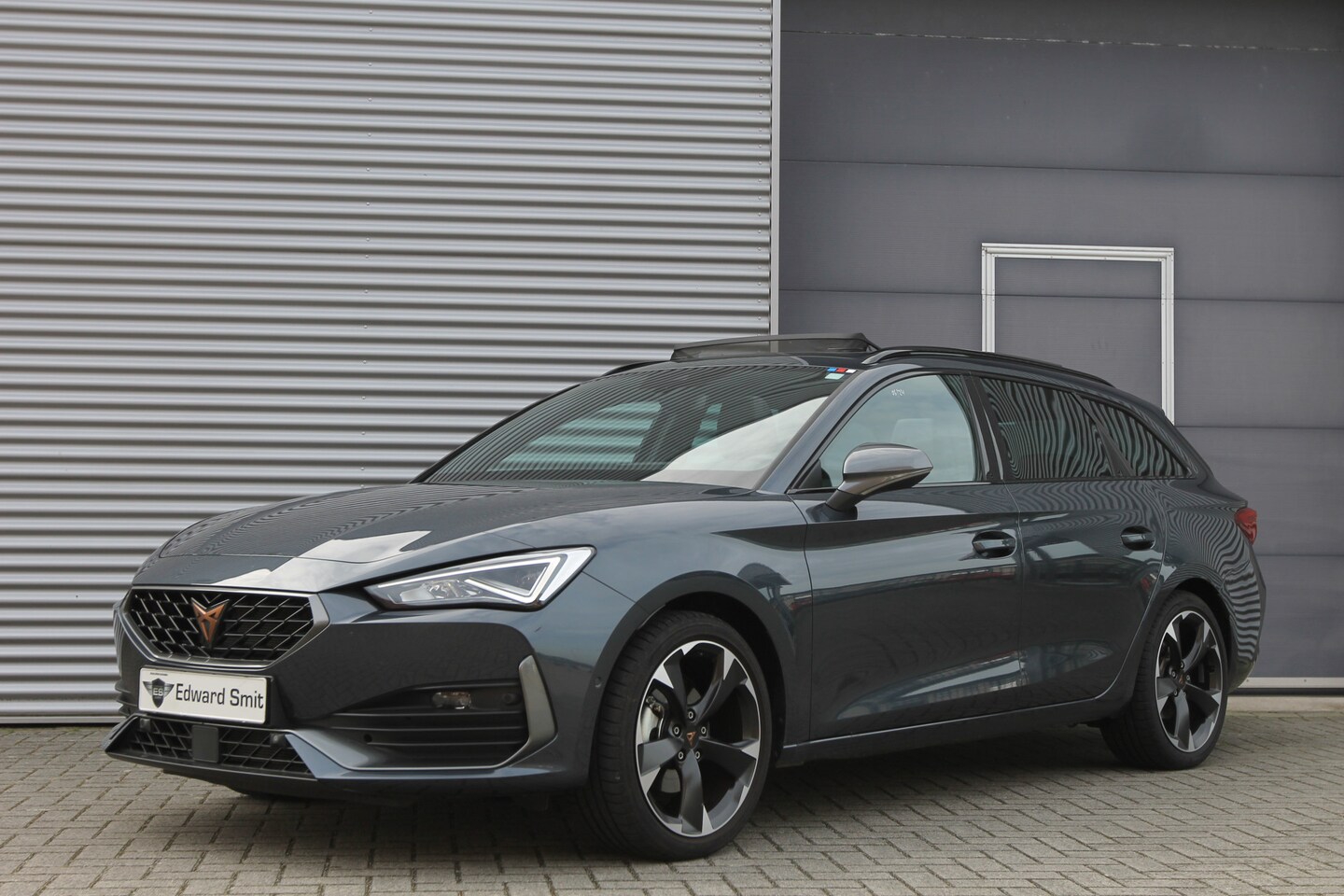 CUPRA Leon Sportstourer - 1.5 eTSI Business Edition Plus I AUT. I PANO.DAK I ACC I VITRUAL I CARPLAY I CAMERA - AutoWereld.nl