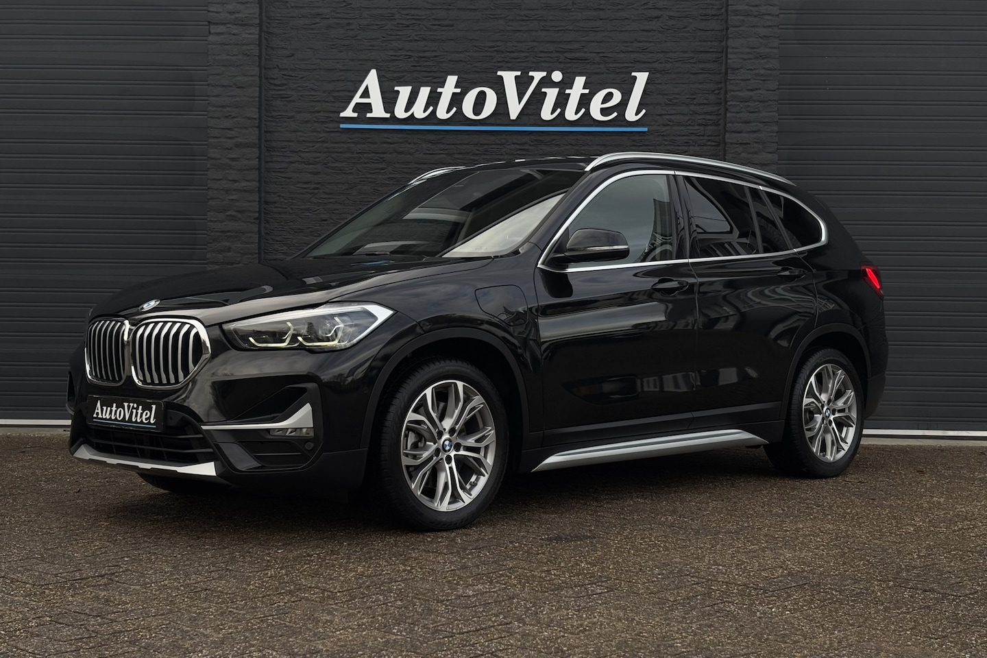 BMW X1 - xDrive25e xLine | Lederen bekleding | Achteruitrijcamera | Carplay | PDC V&A | LED - AutoWereld.nl