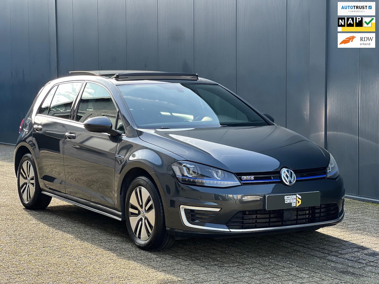 Volkswagen Golf - 1.4 TSI GTE Pano|Grote Navi|Keyless|Boekjes| - AutoWereld.nl