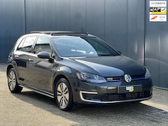 Volkswagen Golf - 1.4 TSI GTE Pano|Grote Navi|Keyless|ACC|Boekjes|