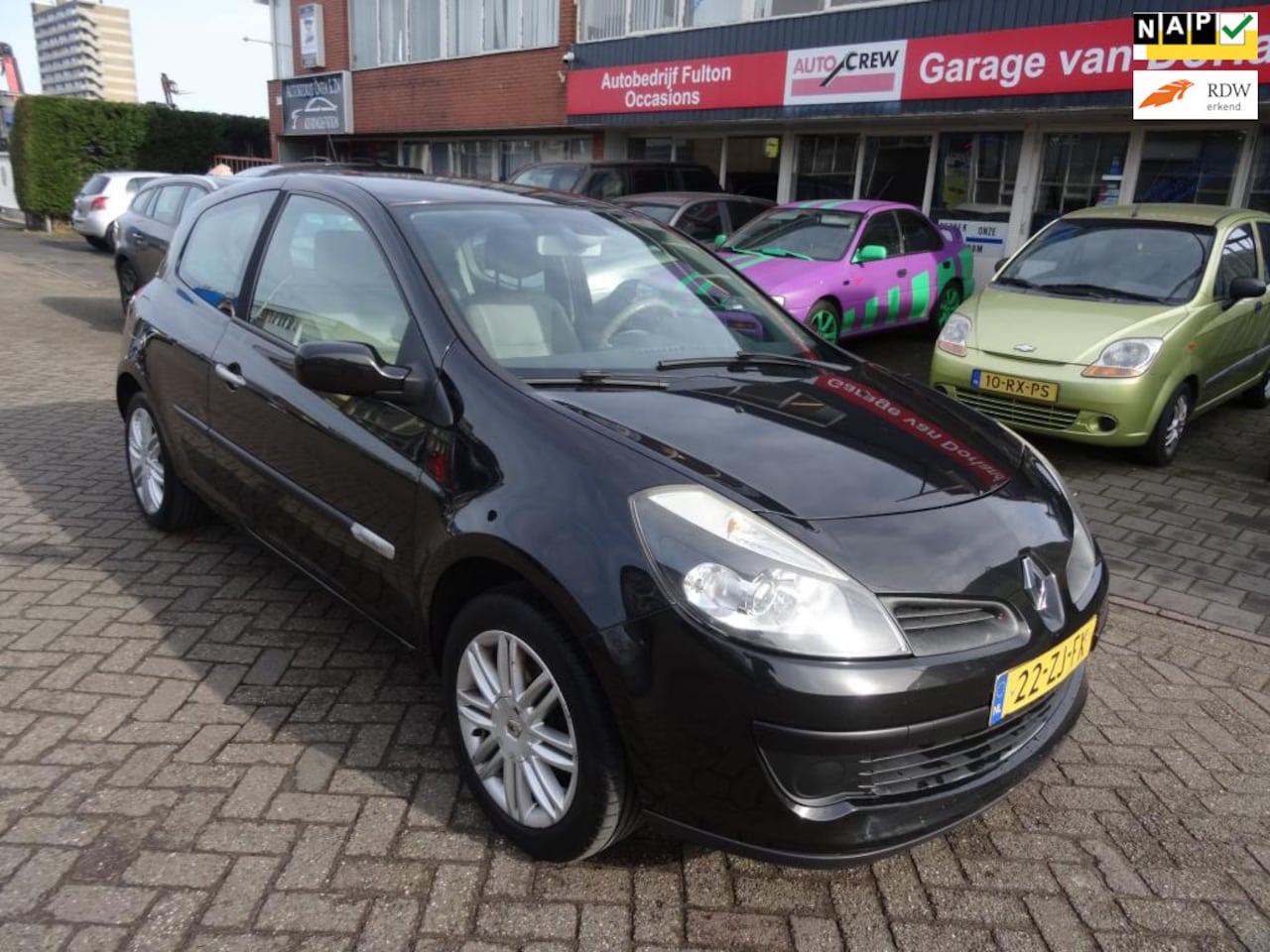 Renault Clio - 1.6-16V Initiale/Airco/Cruise/Leder/LMV/PDC - AutoWereld.nl