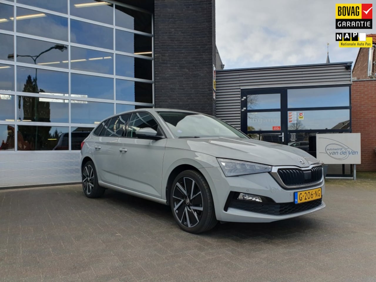 Skoda Scala - 1.5 TSI Business Edition 1.5 TSI 150PK Business Edition, app connect, zwenkbare trekhaak, adaptive cruise control, - AutoWereld.nl