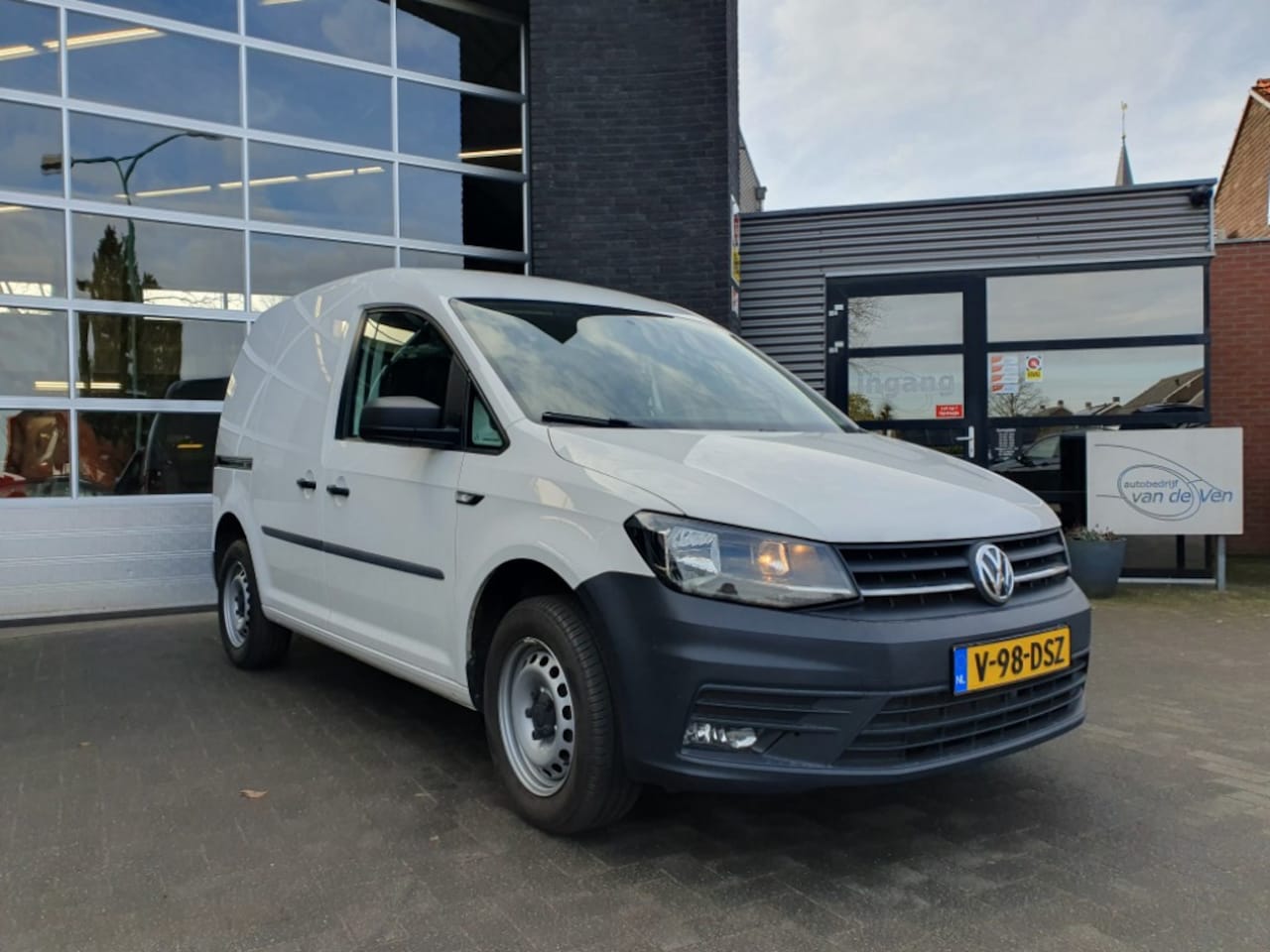 Volkswagen Caddy - 2.0 TDI L1H1 2.0 TDI L1H1 75KW, achterklep, cruise control, airco - AutoWereld.nl