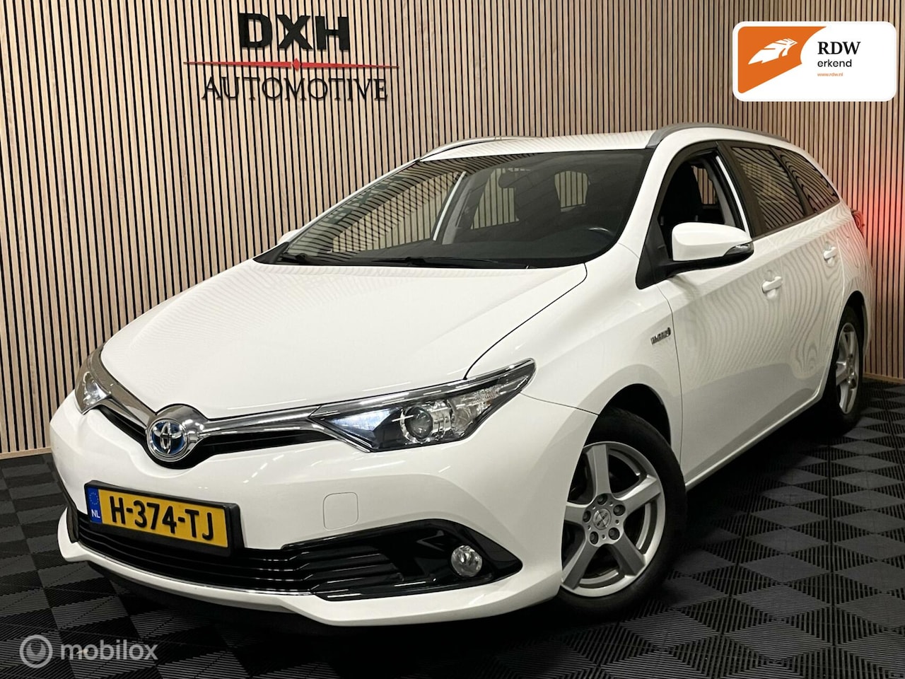 Toyota Auris Touring Sports - 1.8 Hybrid NAVI BT CAMERA CRUISE - AutoWereld.nl