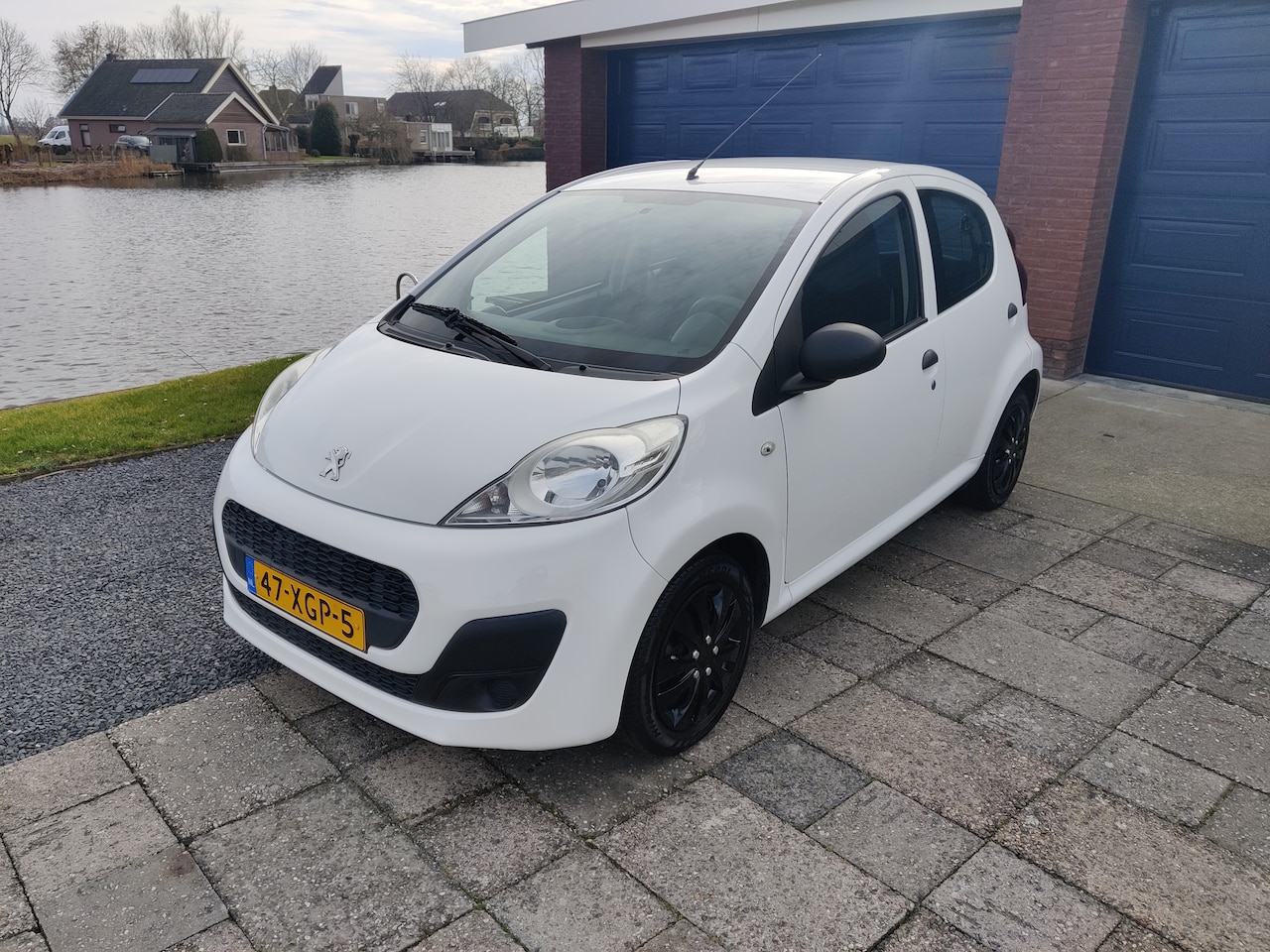 Peugeot 107 - 1.0 Access Accent - AutoWereld.nl