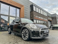 MINI Cooper - 1.5 Chili aut 136pk/Leer/Navi/Pano/Camera/Led/Btw