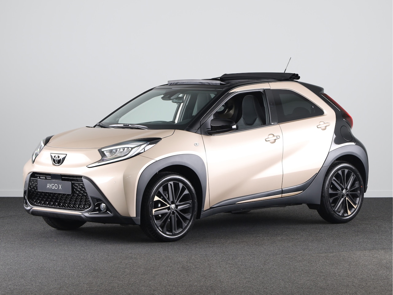 Toyota Aygo X - 1.0 VVT-i S-CVT Premium Design Pack + Cabrio dak *NIEUW* | DIRECT Leverbaar! - AutoWereld.nl