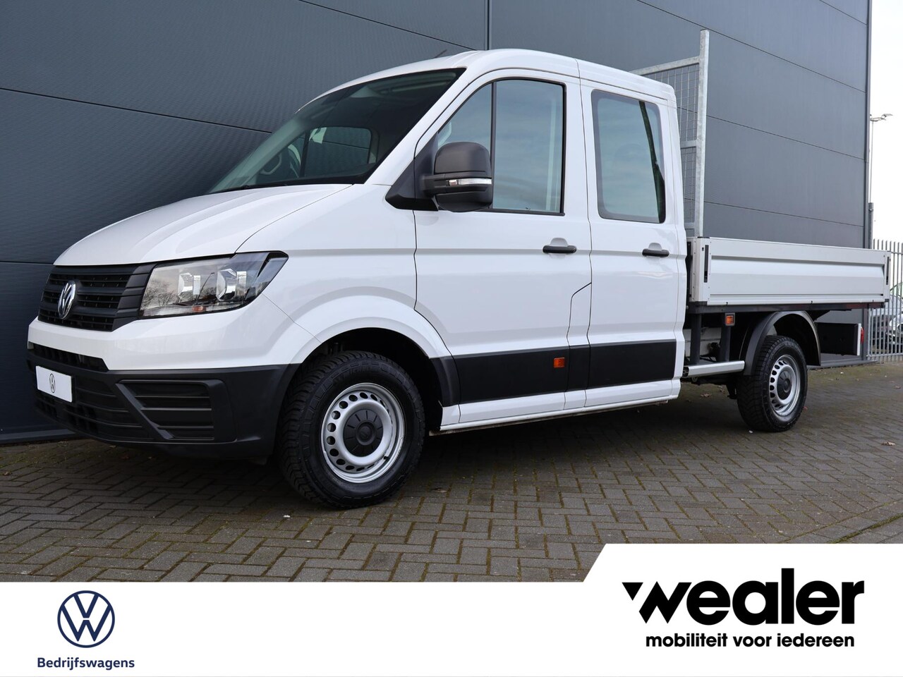 Volkswagen Crafter - 35 2.0 TDI L3 DC Trendline | 140 PK | Automaat | Cruise Control | DAB| Navigatie - AutoWereld.nl