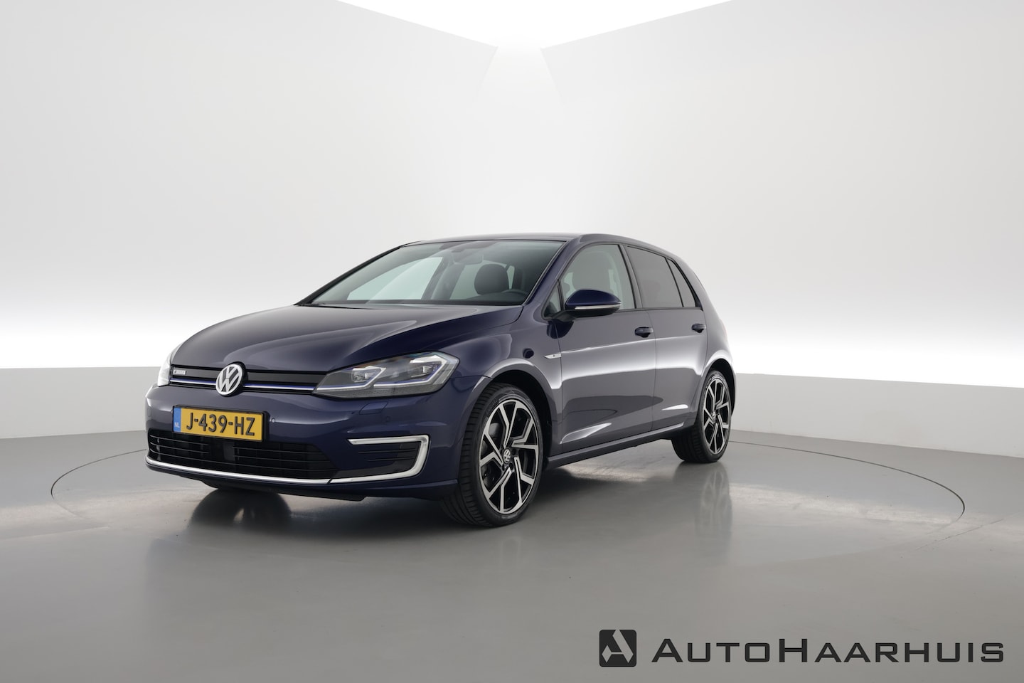 Volkswagen e-Golf - E-DITION | Navi | Adapt. Cruise | Leder | Stoelverw. | Apple CarPlay | - AutoWereld.nl