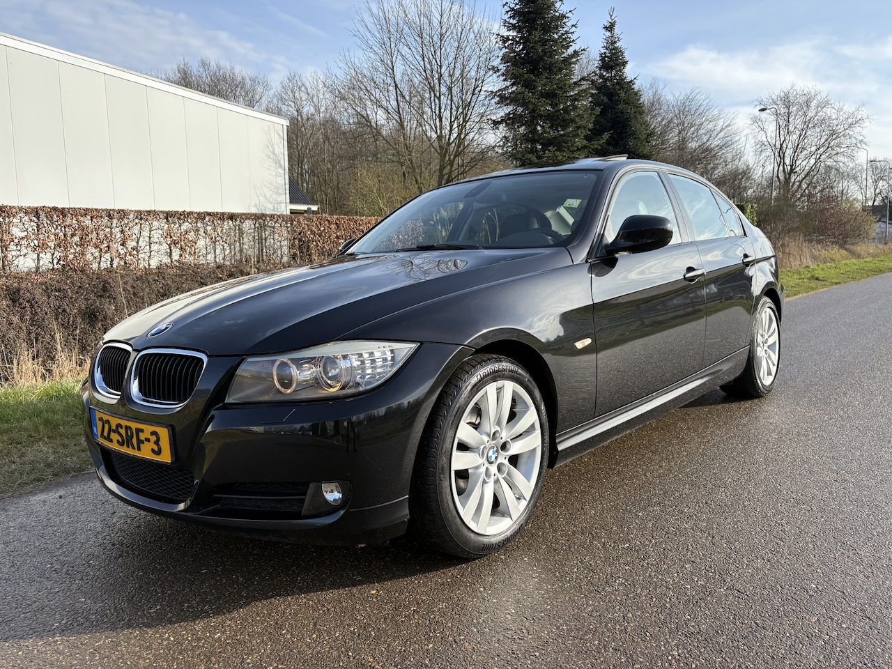 BMW 3-serie - 320i High Executive / AUTOMAAT / LEER / NAVI / SCHUIFDAK - AutoWereld.nl