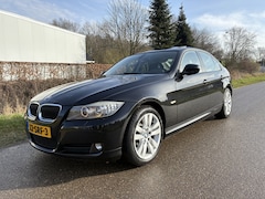 BMW 3-serie - 320i High Executive / AUTOMAAT / LEER / NAVI / SCHUIFDAK