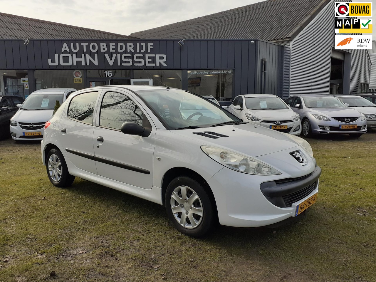 Peugeot 206 - 1.1 Access Lite *5Drs*radio CD*airco* - AutoWereld.nl