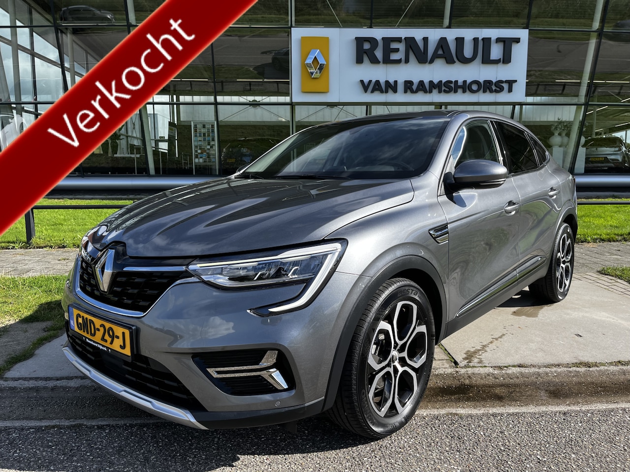 Renault Arkana - 1.6 E-Tech Hybrid 145 Intens / Automaat / Apple Carplay - Android Auto / Camera / PDC V+A - AutoWereld.nl