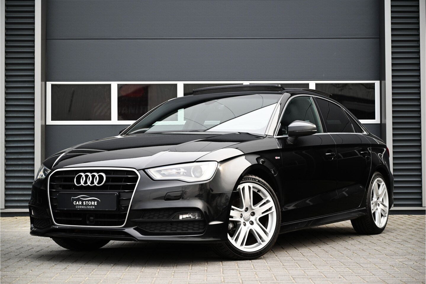 Audi A3 Limousine - 1.4 TFSI CoD / 3 X S-LINE / PANO / XENON / ACC / ELEKTRISCHE STOELEN / STANDKACHEL / LANE - AutoWereld.nl