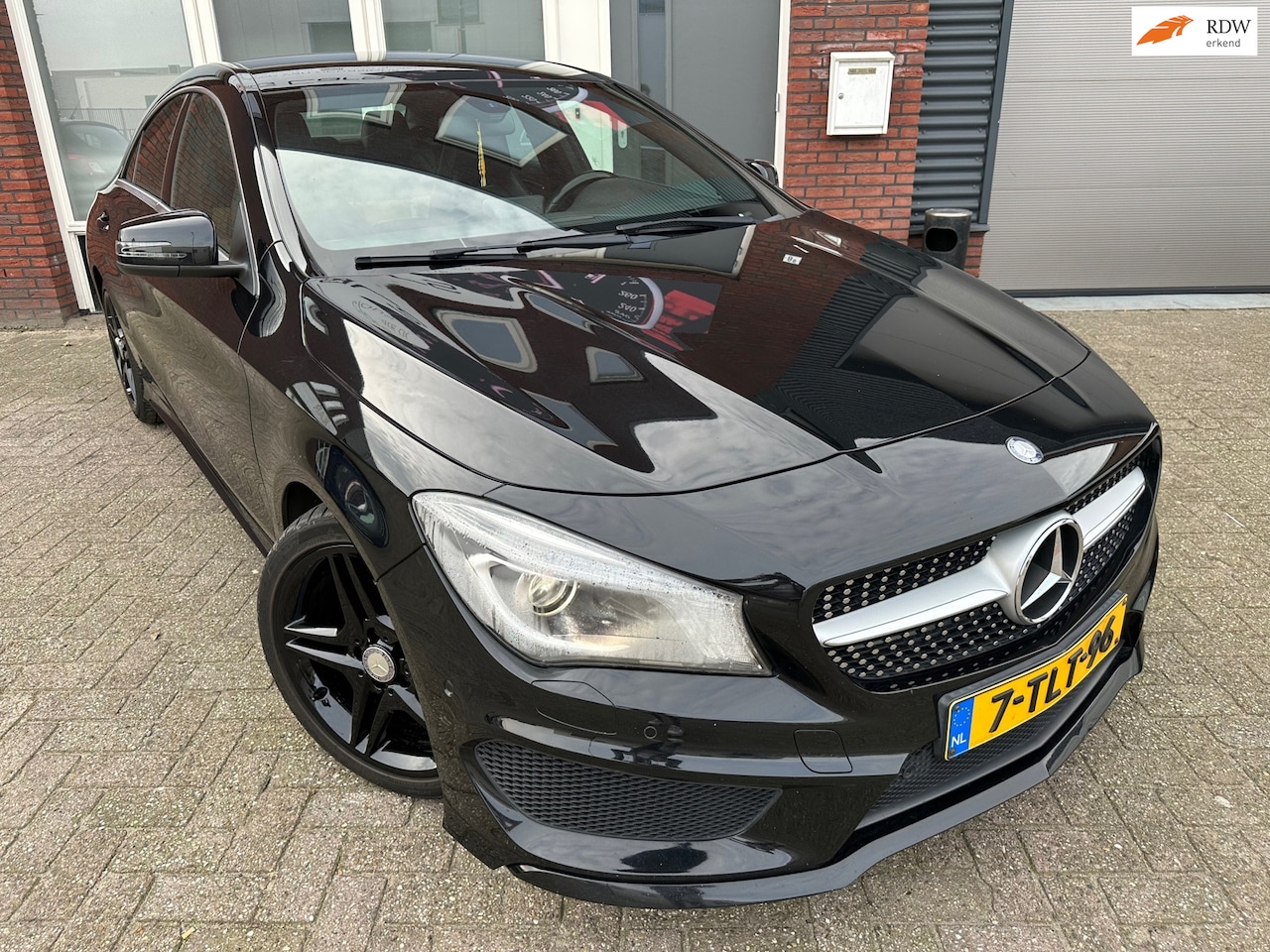 Mercedes-Benz CLA-Klasse - 200 Ambition / Leder / Navi / Cruise / Harman Kardon - AutoWereld.nl