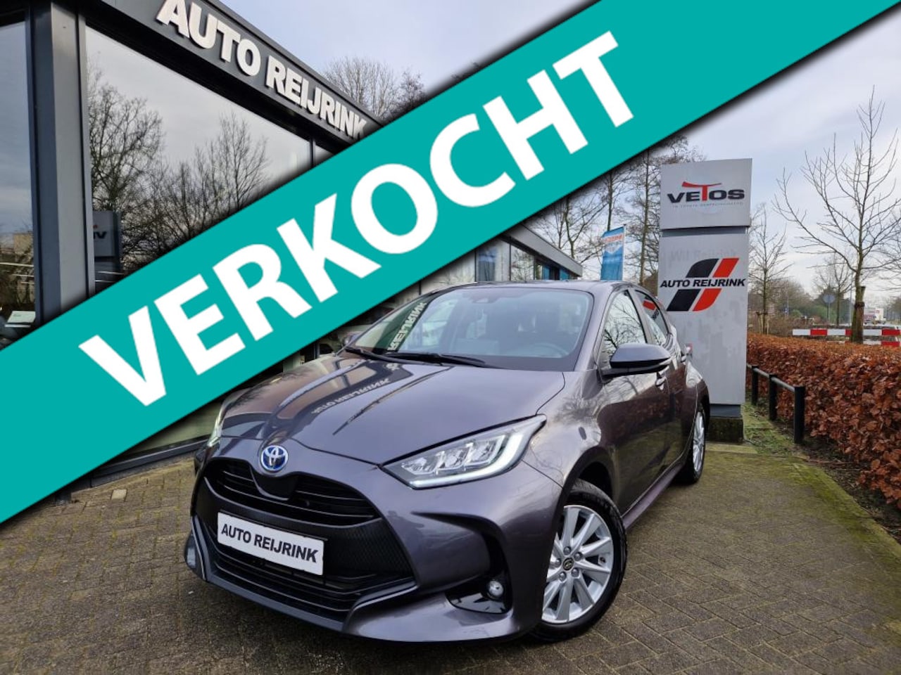 Toyota Yaris - 1.5 Hybrid Dynamic/LMV/STOEL-EN STUURVERWARMING/CARPLAY/KEYLESS ENTRY - AutoWereld.nl