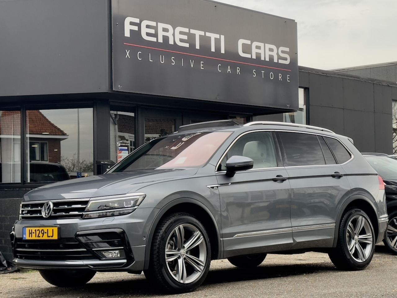 Volkswagen Tiguan Allspace - 1.5 TSI AUT7 3X R-LINE HIGHLINE 113D.KM PANODAK LEDER NAVI CAMERA DIGI-DASH HEAD-UPP CARPL - AutoWereld.nl