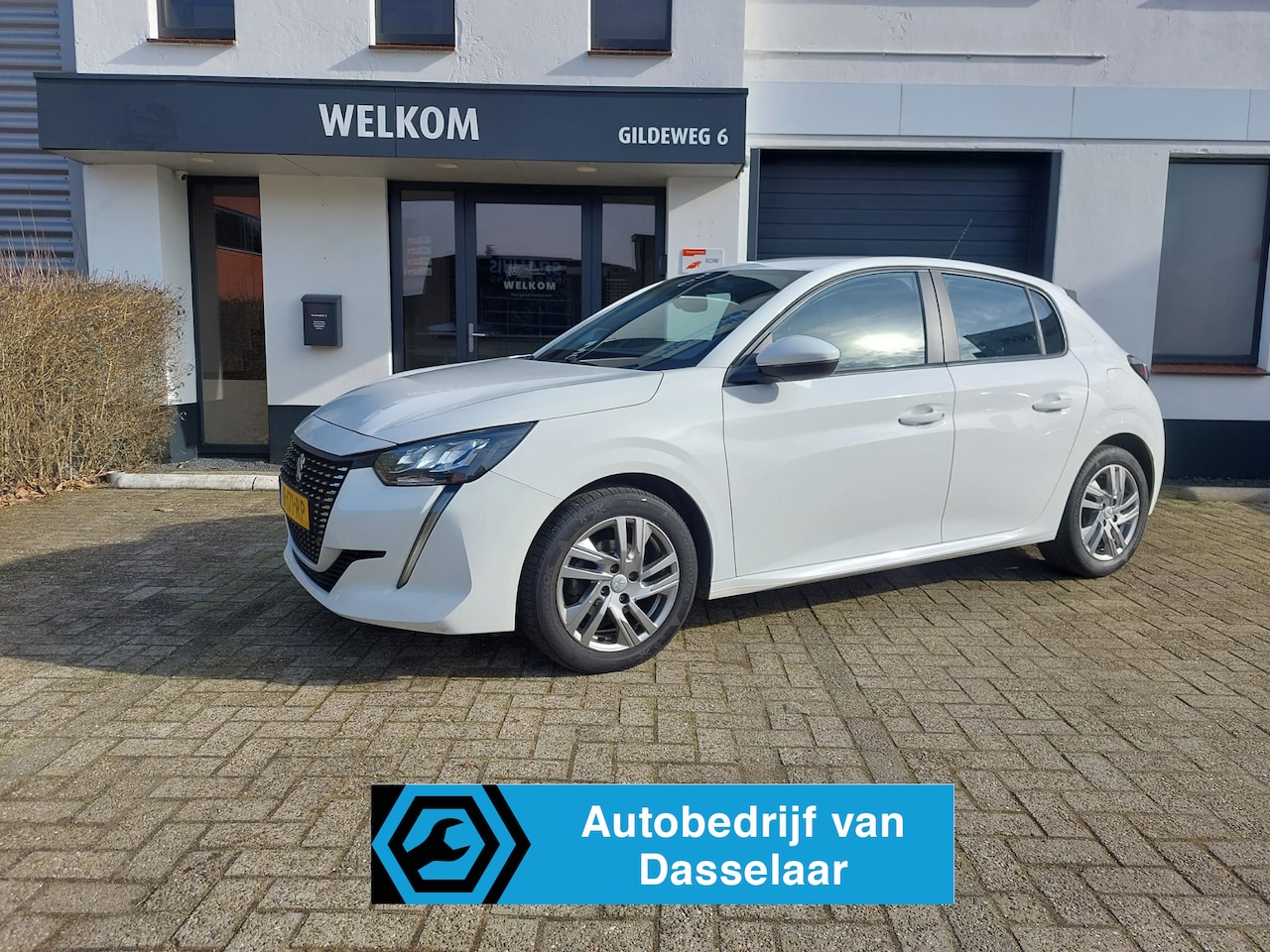 Peugeot 208 - 1.2 PureTech Blue Lease Active Apple carplay/android auto - AutoWereld.nl