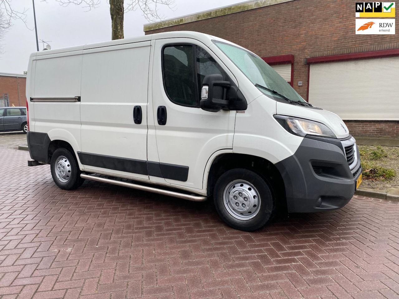 Peugeot Boxer - 330 2.2 HDI * 2016 * Airco * 163.432 KM NAP * Euro5 * Navigatie * 6 Bak * 81KW=110PK * Air - AutoWereld.nl