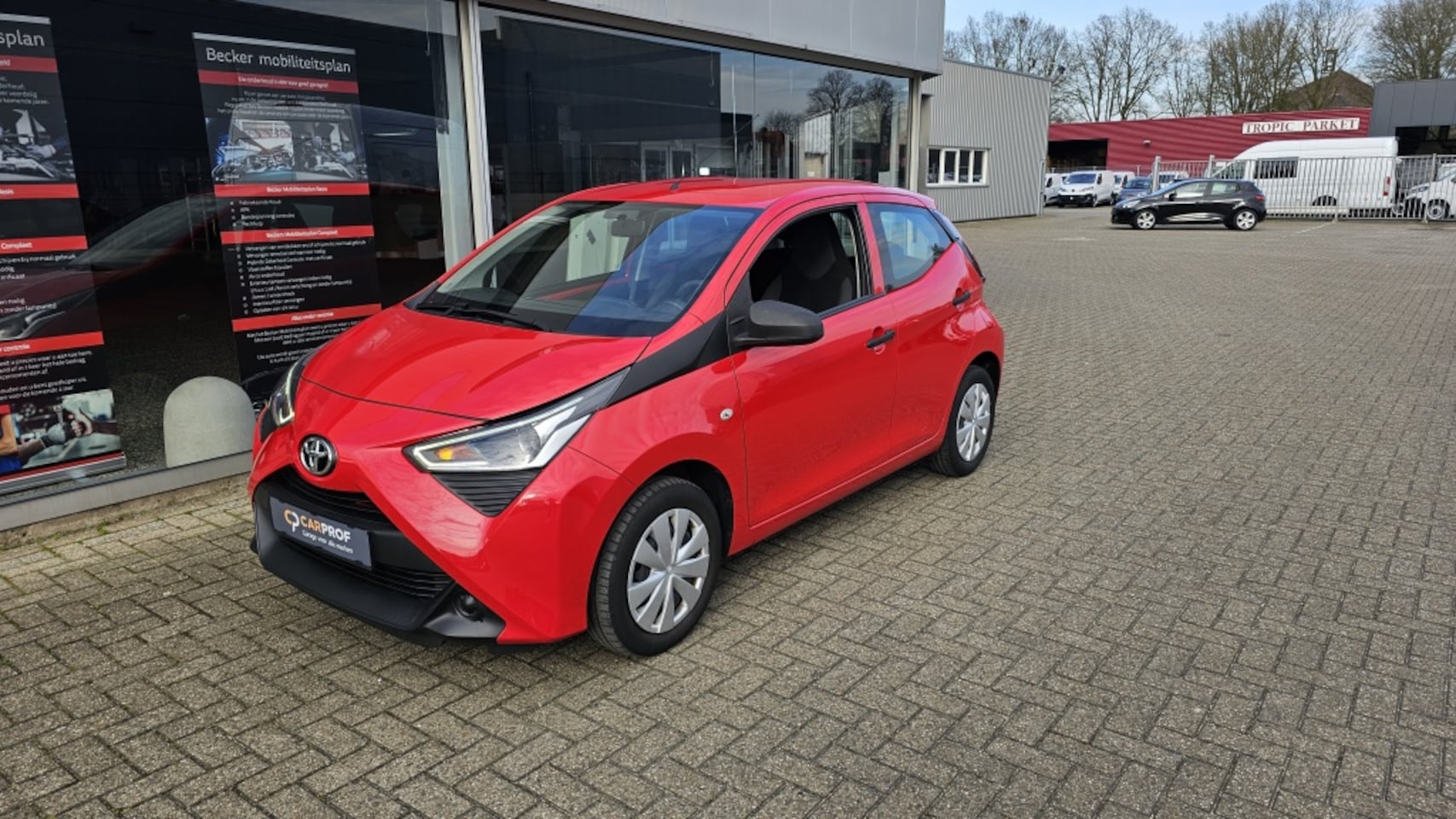 Toyota Aygo - 1.0 VVT-i x-fun NLauto | dealeronderhouden - AutoWereld.nl