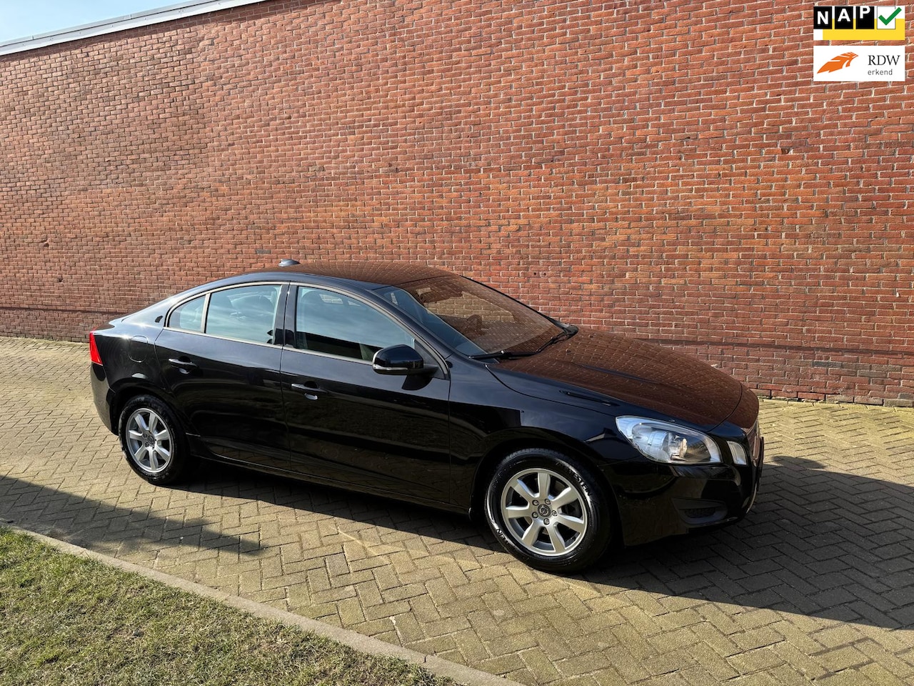 Volvo S60 - 1.6 T3 Kinetic Navi Cruise Clima - AutoWereld.nl