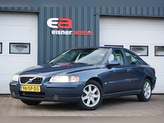 Volvo S60 - 2.0T Kinetic | CLIMA | CRUISE | TREKHAAK |