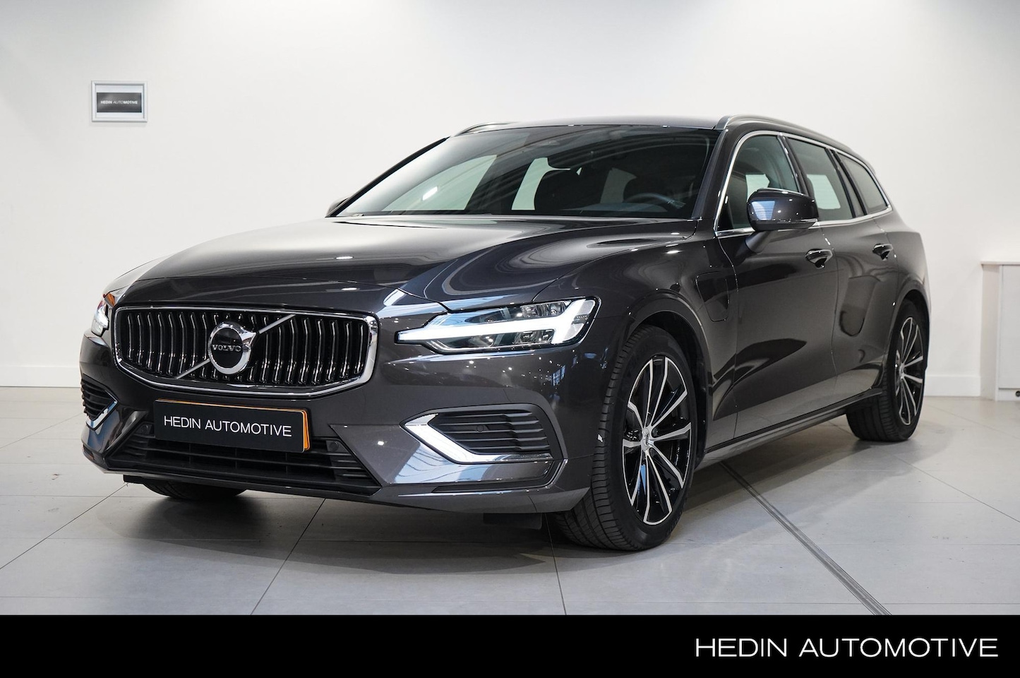 Volvo V60 - T6 Plug-in Hybride AWD Core Bright | Google Maps | Parkeer Camera Achter | Climate & Cruis - AutoWereld.nl