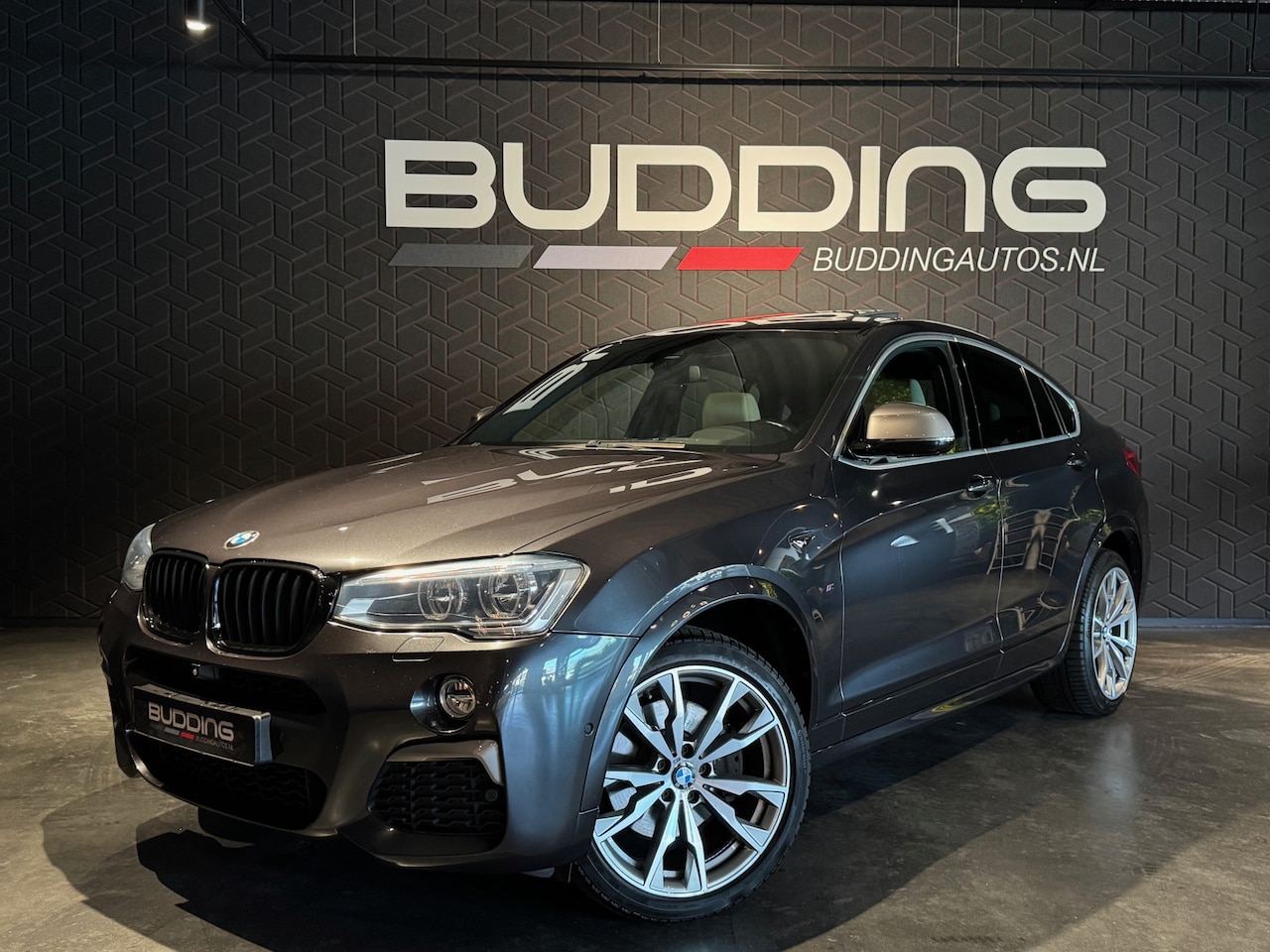 BMW X4 - M40i Centennial High Exe | Schuifdak | Trekhaak - AutoWereld.nl