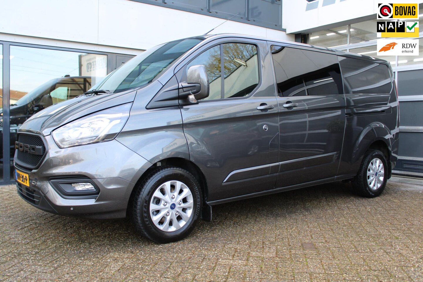 Ford Transit Custom - 320 2.0 TDCI L2H1 Limited DC 320 2.0 TDCI L2H1 Limited DC - AutoWereld.nl