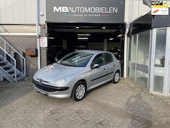 Peugeot 206 - 1.4 One-line//NAP/Airco/5 deurs/APK