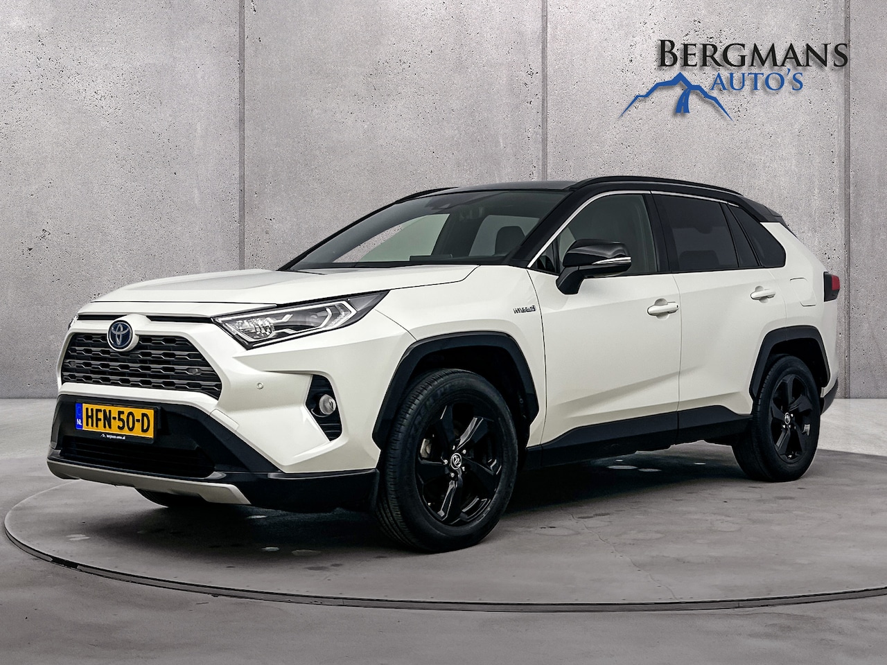 Toyota RAV4 - 2.5 Hybrid AWD Bi-Tone // 1e EIGENAAR // TREKHAAK // PANORAMA // - AutoWereld.nl