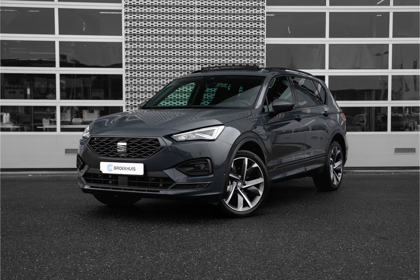 Seat Tarraco - 1.4 TSI e-Hybrid PHEV FR Business 245 pk | Camera rondom | Panoramadak | Carplay - AutoWereld.nl