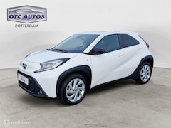 Toyota Aygo X - 1.0 VVT-i S-CVT Play Automaat navigatie Fabrieksgarantie