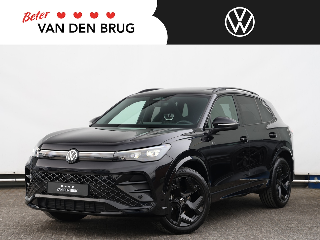 Volkswagen Tiguan - 1.5 eTSI R-Line Edition 150pk DSG I LED Matrix I Panoramadak I Keyless I Side assist I 360 - AutoWereld.nl